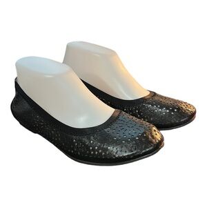 Vionic Robyn Black Leather Laser Cut Ballet Slippers Size 6.5M